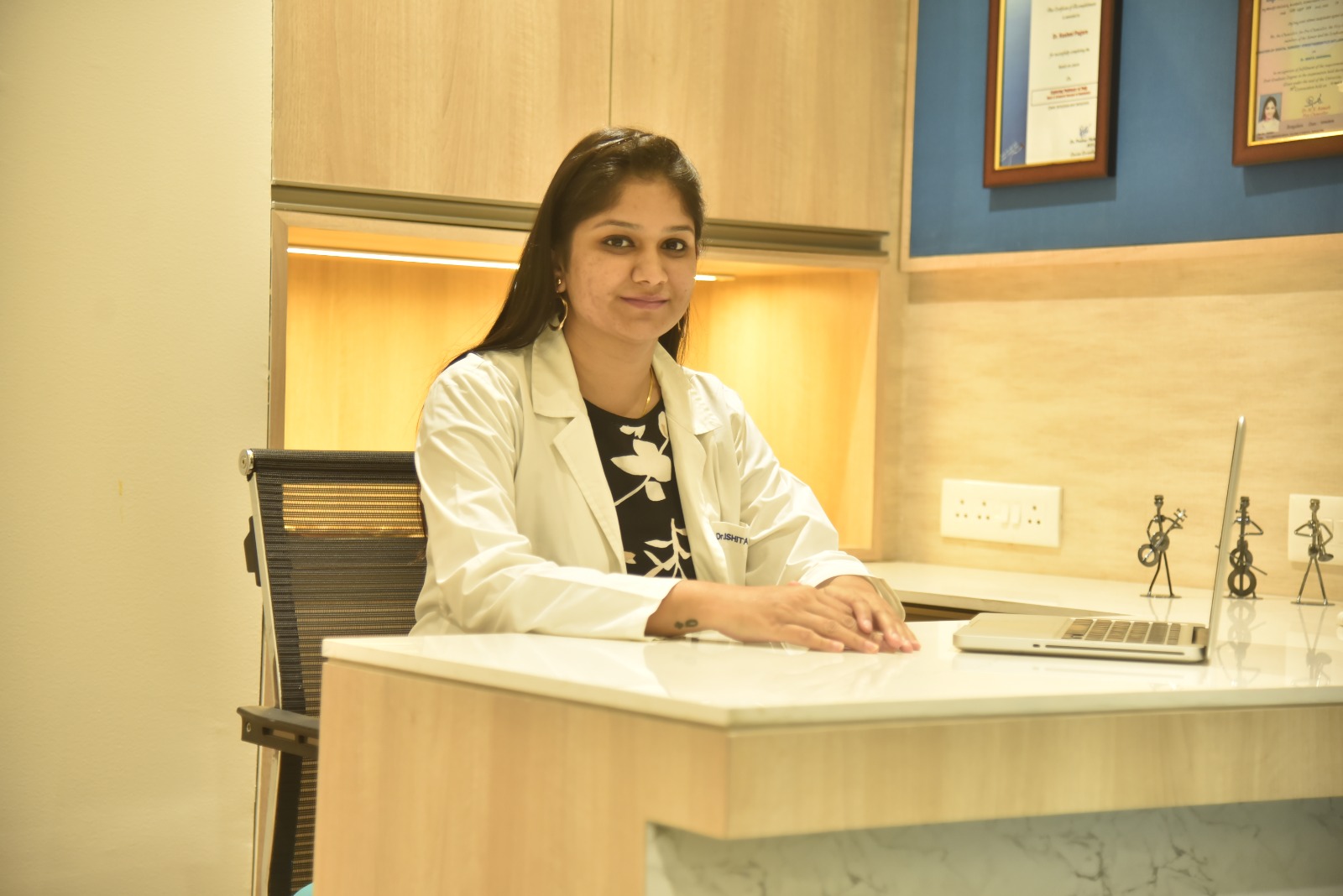 Dr. Ishita Jhakhanwal - Dentist in Pune